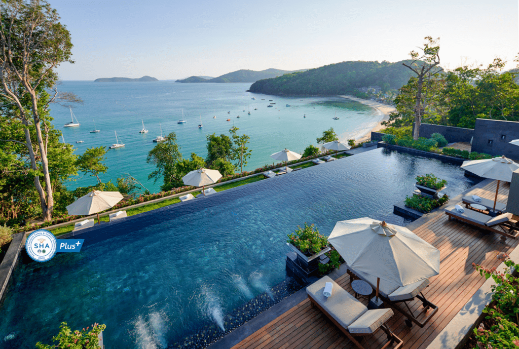 Luxury villa with swimming pool