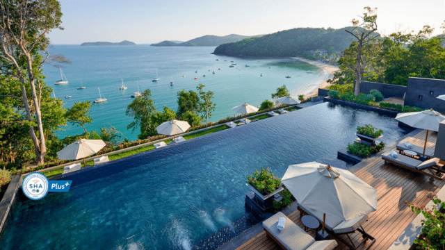 Luxury villa with swimming pool